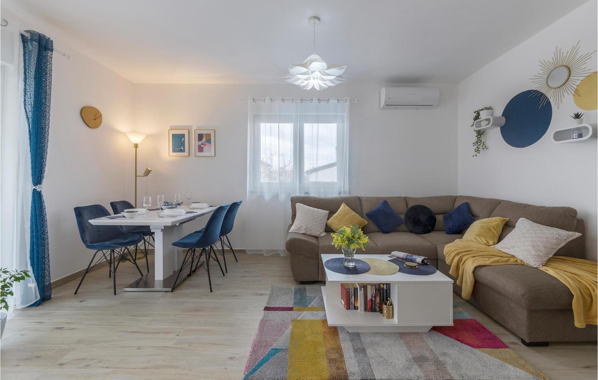 1 Bedroom Amazing Apartment In Peroj Exterior foto